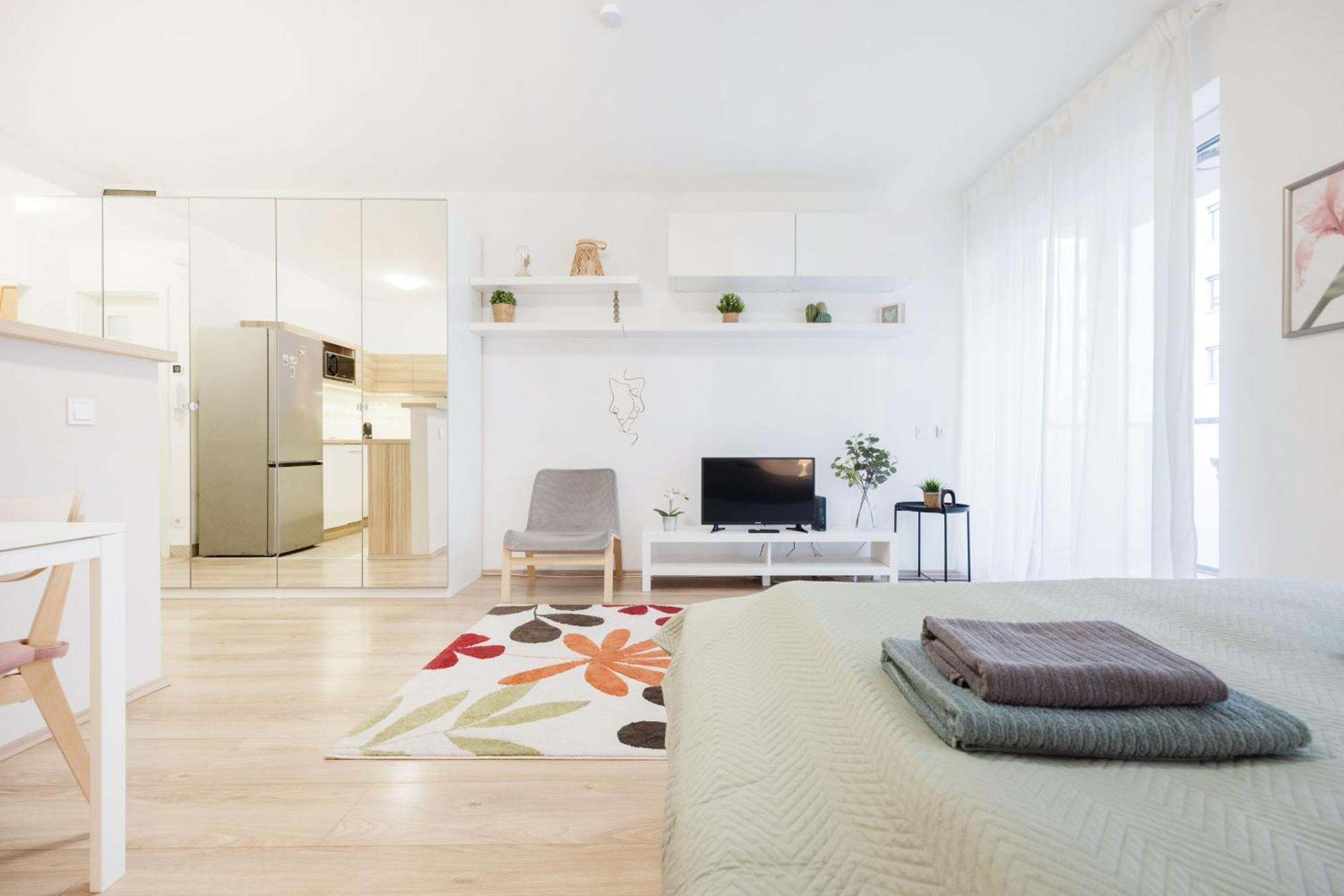 The Chic Crib With Balcony Apartment Budapest Bagian luar foto