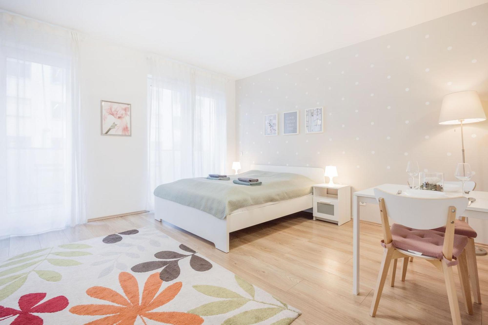 The Chic Crib With Balcony Apartment Budapest Bagian luar foto